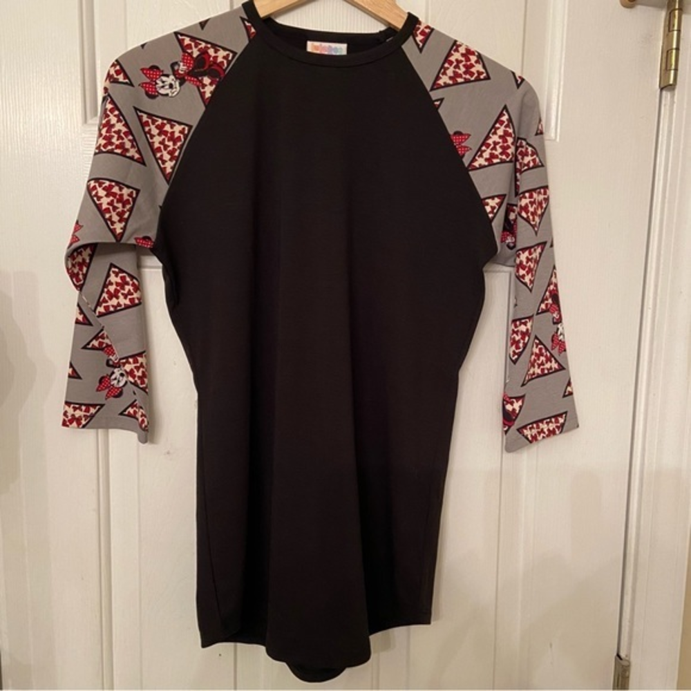 LulaRoe Disney Minnie Mouse Randy shirt Size XS